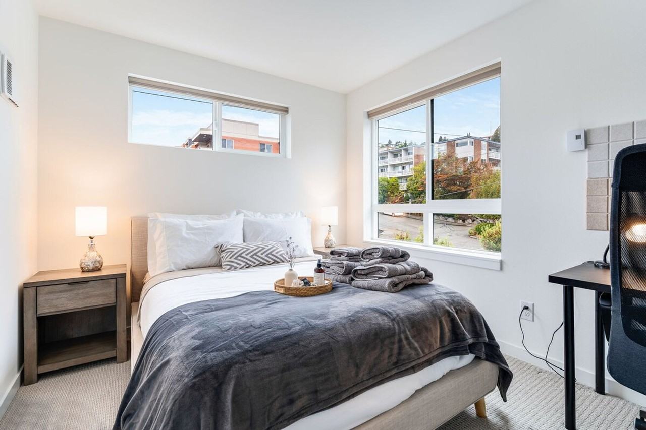 724 3rd Ave N #1036015P - Photo 6 of 45