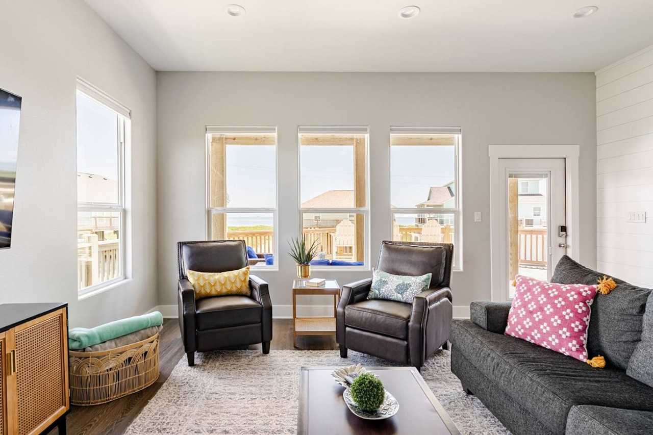 804 1/2 Johnson Crawford Cir W #1264805P - Photo 2 of 50