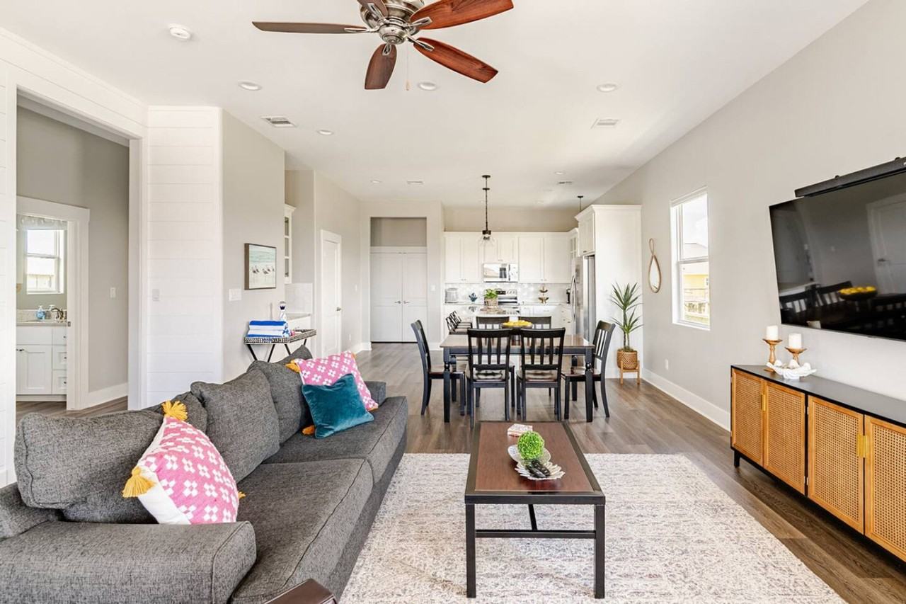 804 1/2 Johnson Crawford Cir W #1264805P - Photo 3 of 50