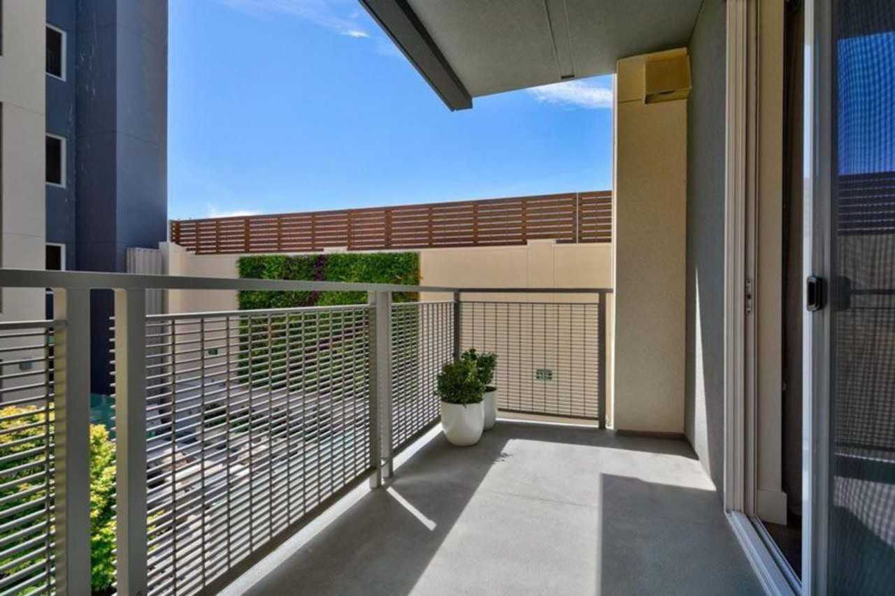 345 E Mc Kinley Ave #1267988P - Photo 5 of 30