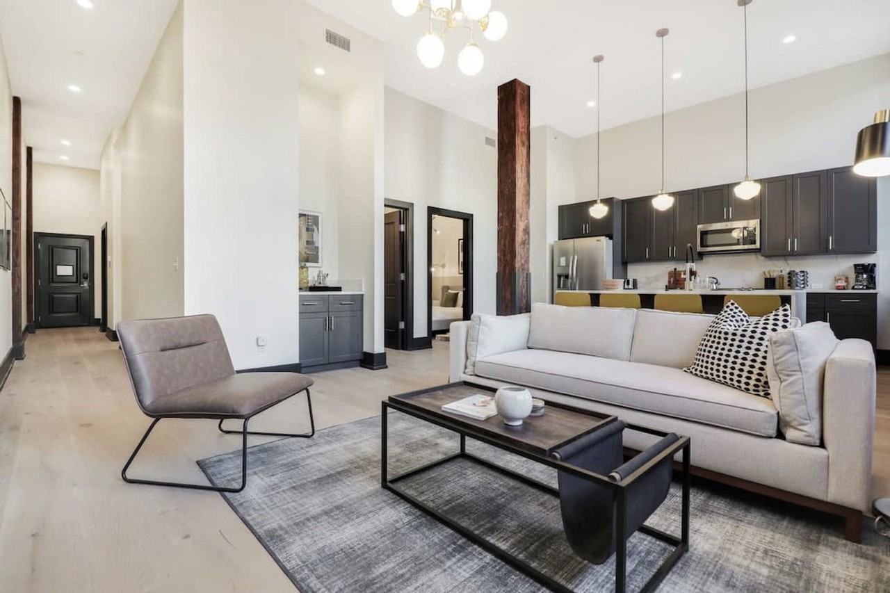 1148 S Peters St #1268760P - Photo 3 of 50