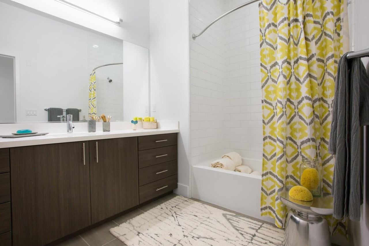 150 South Taaffe Street - Photo 4 of 11