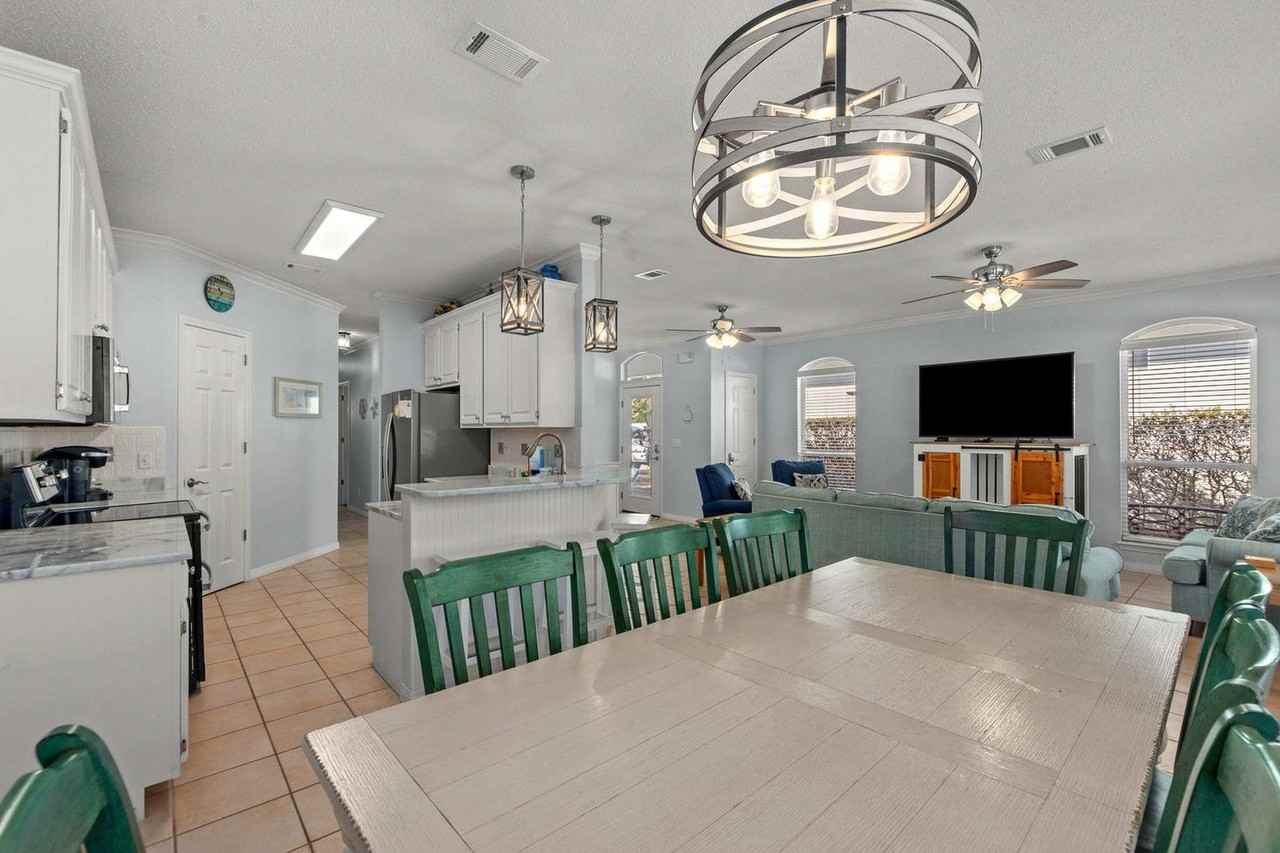 28 Aquamarine Cv #1285923P - Photo 6 of 50