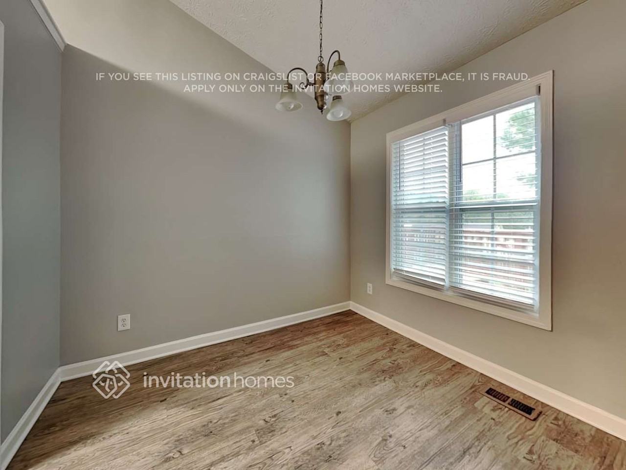 389 Shoal Ct - Photo 5 of 17
