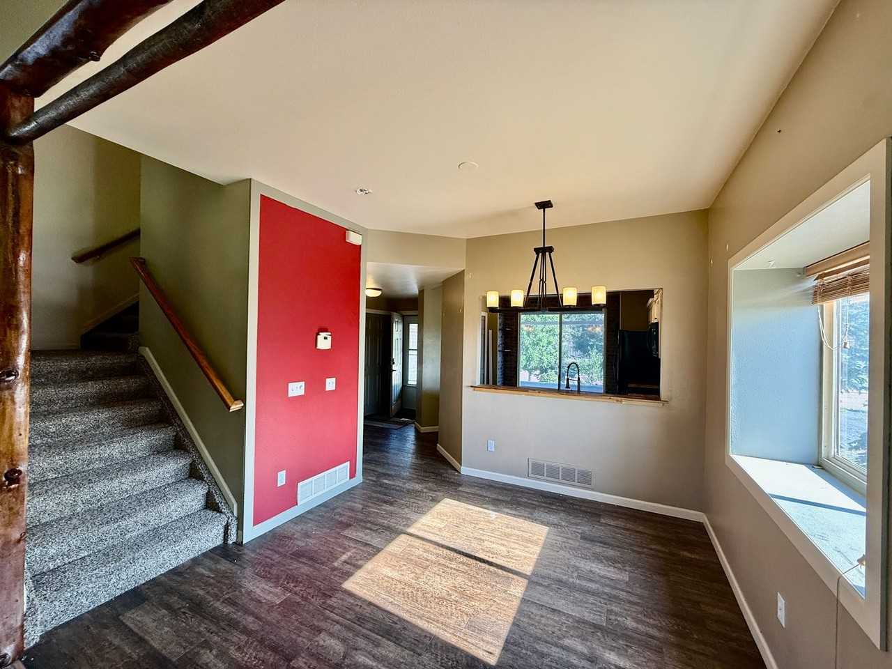 8306 Tibbs Rd - Photo 5 of 28