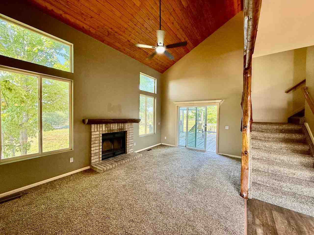8306 Tibbs Rd - Photo 7 of 28