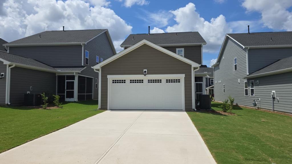 409 Cresting Wave Dr - Photo 2 of 29