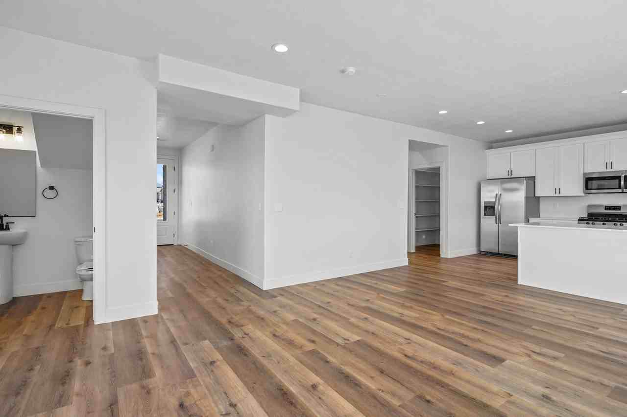 511 Wn #26 - Photo 2 of 35