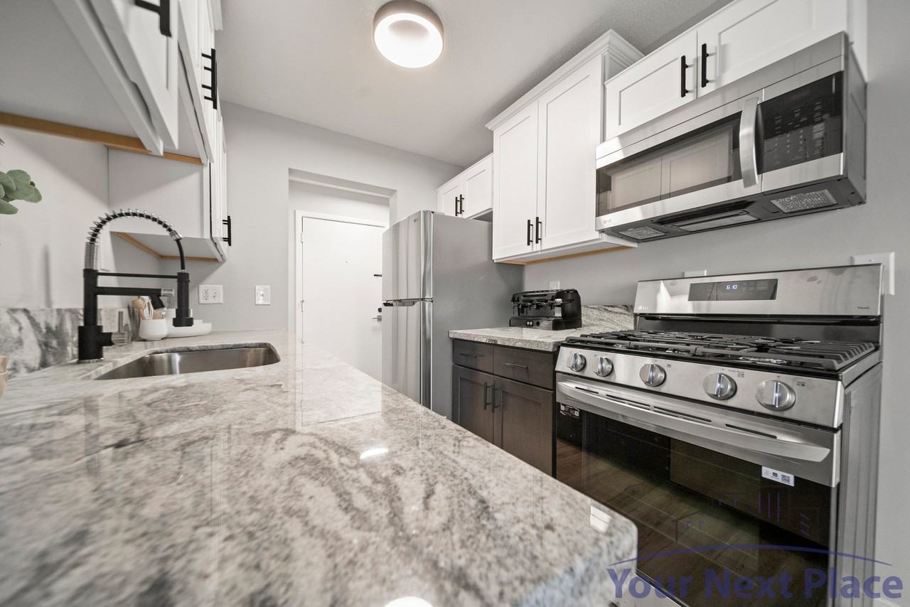 4040 West 36th Street #4 - Photo 2 of 10