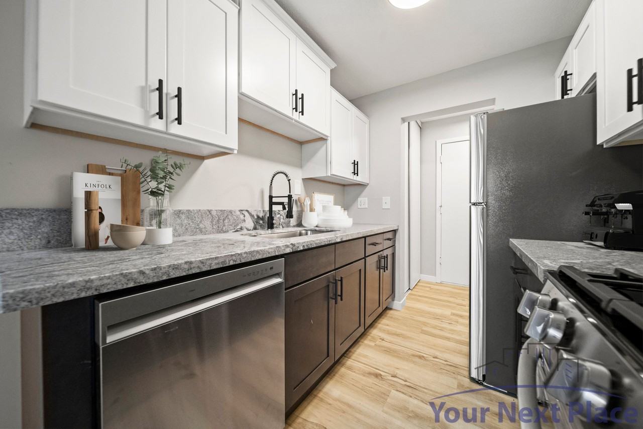 4040 West 36th Street #4 - Photo 3 of 10