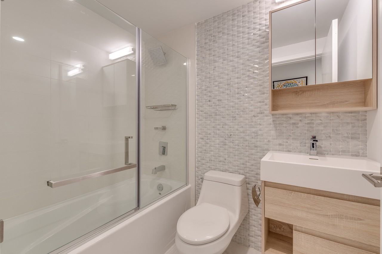 1425 Haro Street - Photo 14