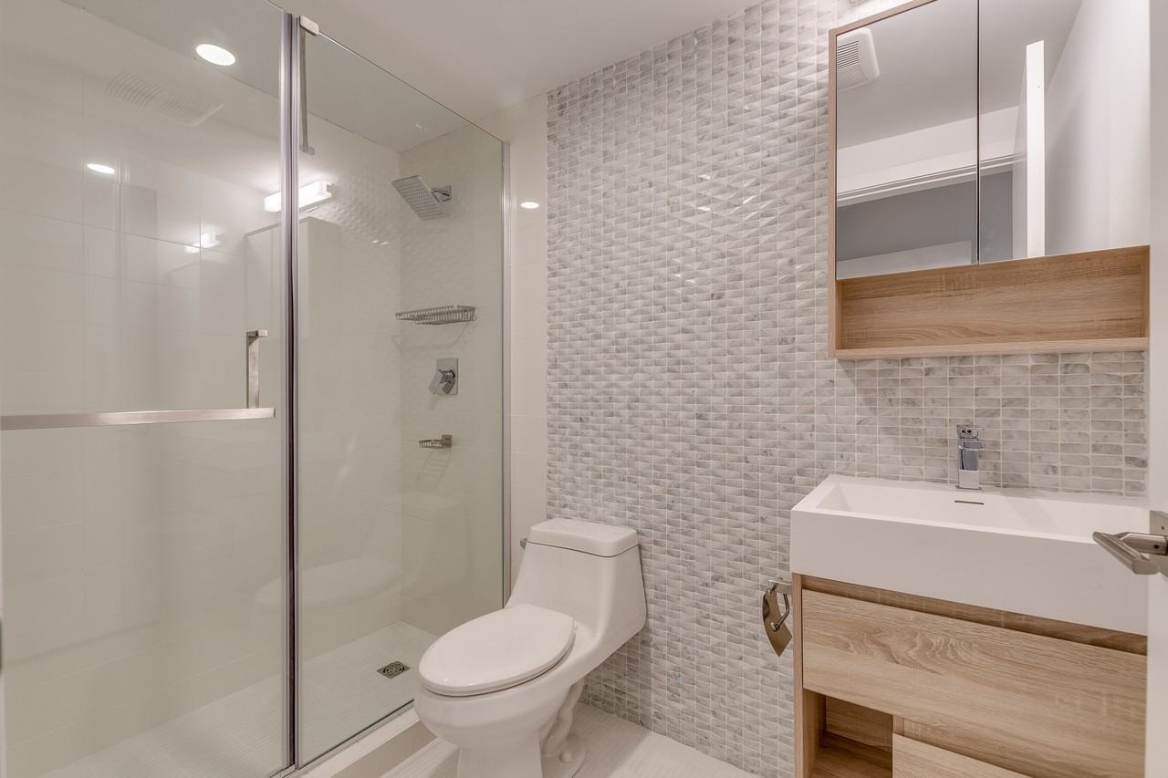 1425 Haro Street - Photo 15