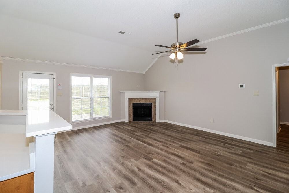 25 Caitlyn Geneva Cv - Photo 5 of 17