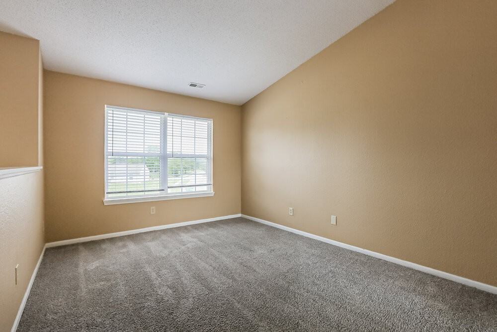 2021 Twin Leaf Ct - Photo 4 of 17