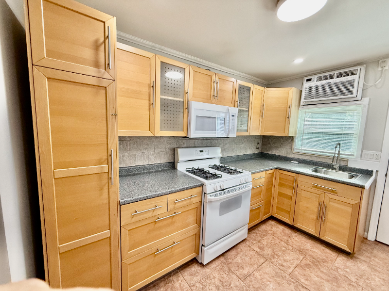 2322 S Hutchinson St - Photo 6 of 28