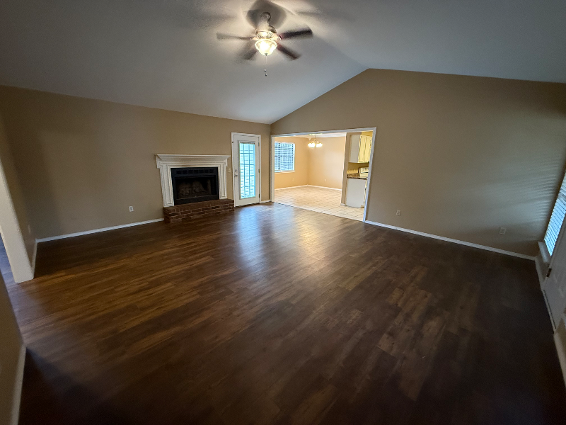 305 Preston Dr - Photo 3 of 24