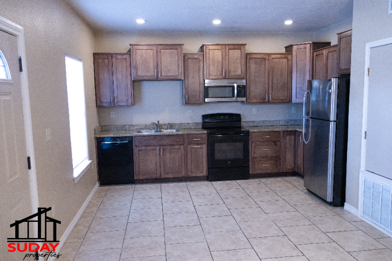 608 E 15th St #8 - Photo 2 of 8