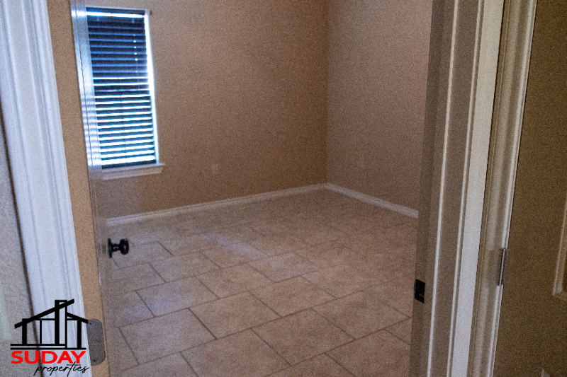 608 E 15th St #8 - Photo 5 of 8