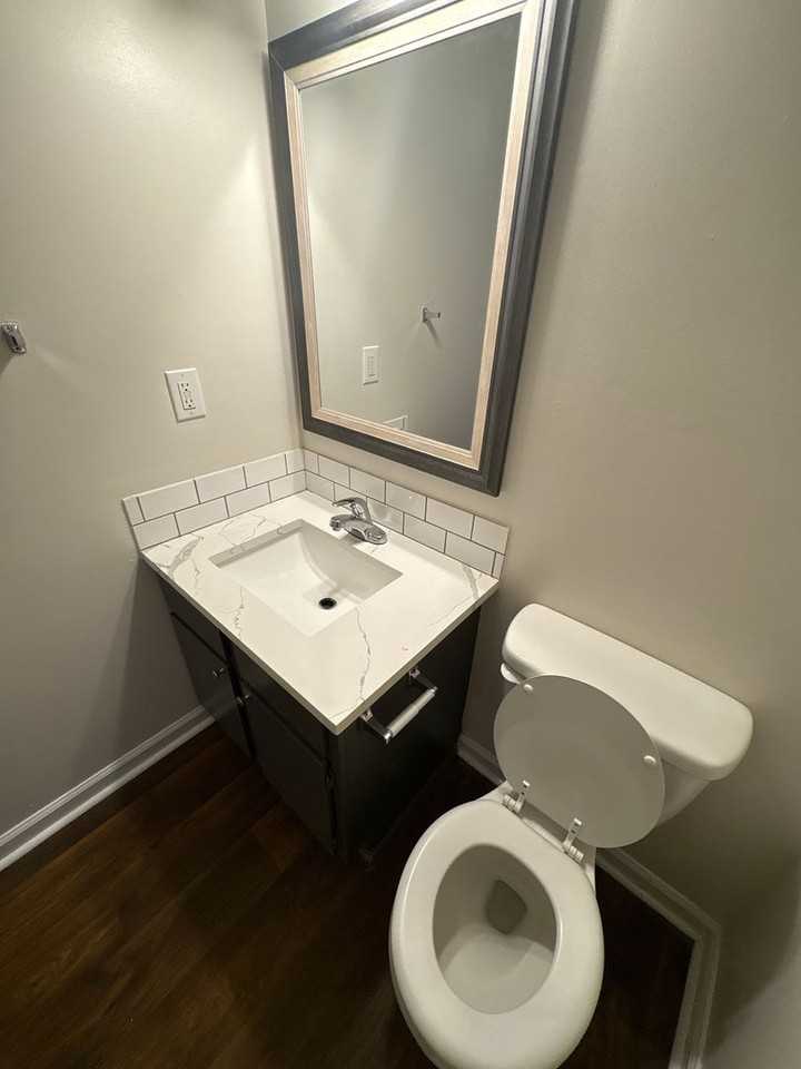 Athens Square Apartments - Photo 5 of 11