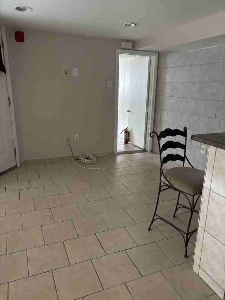 6000 W Oxford St #BS - Photo 3 of 16