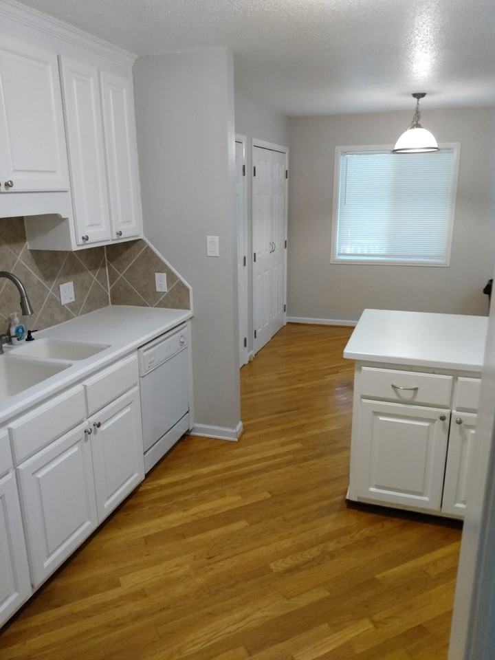 724 Wendy Way #NA - Photo 3 of 20