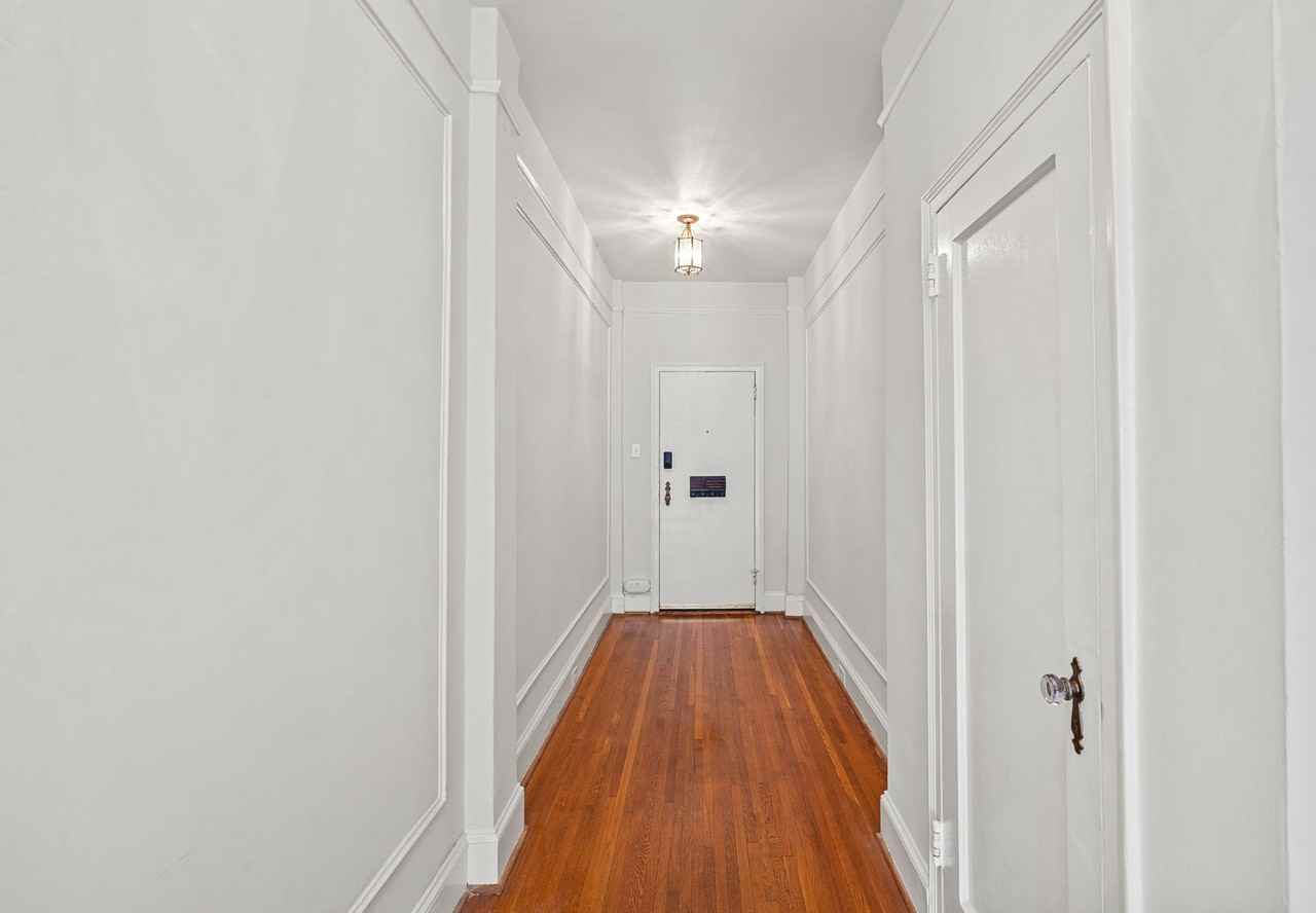 301 W 10th St #502 - Photo 3 of 21