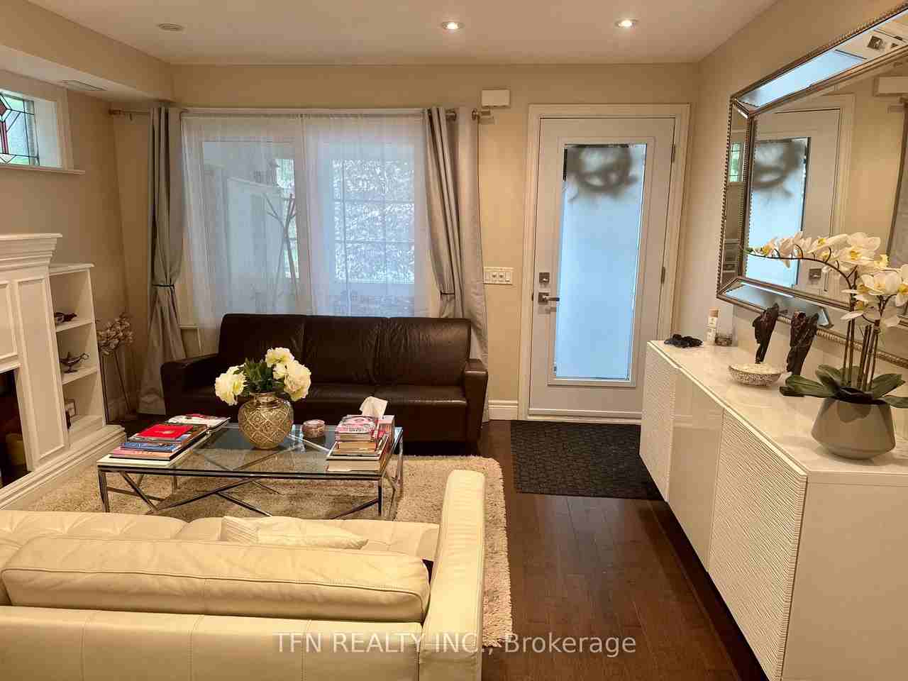 437 Mortimer Avenue - Photo 2 of 15