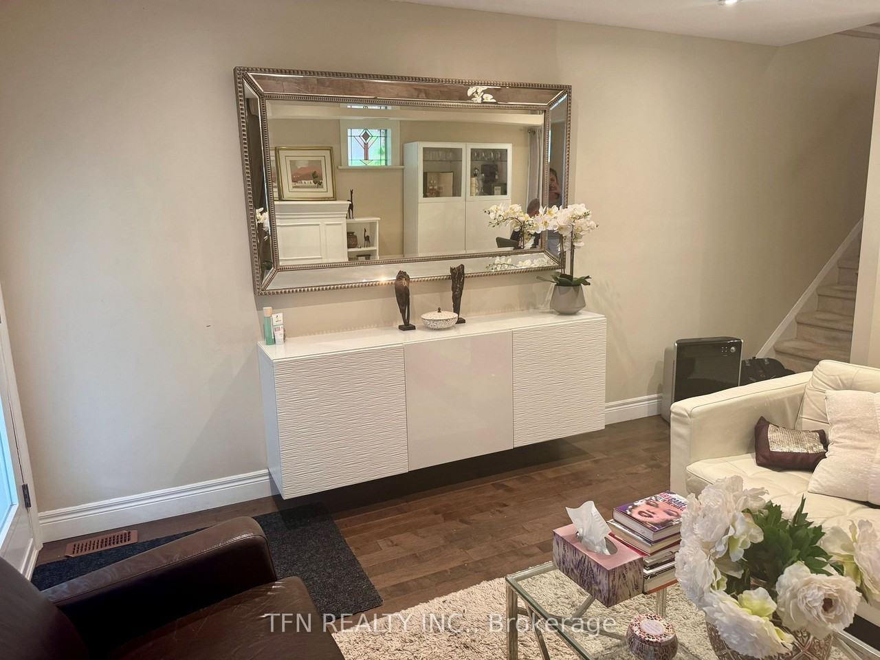 437 Mortimer Avenue - Photo 3 of 15