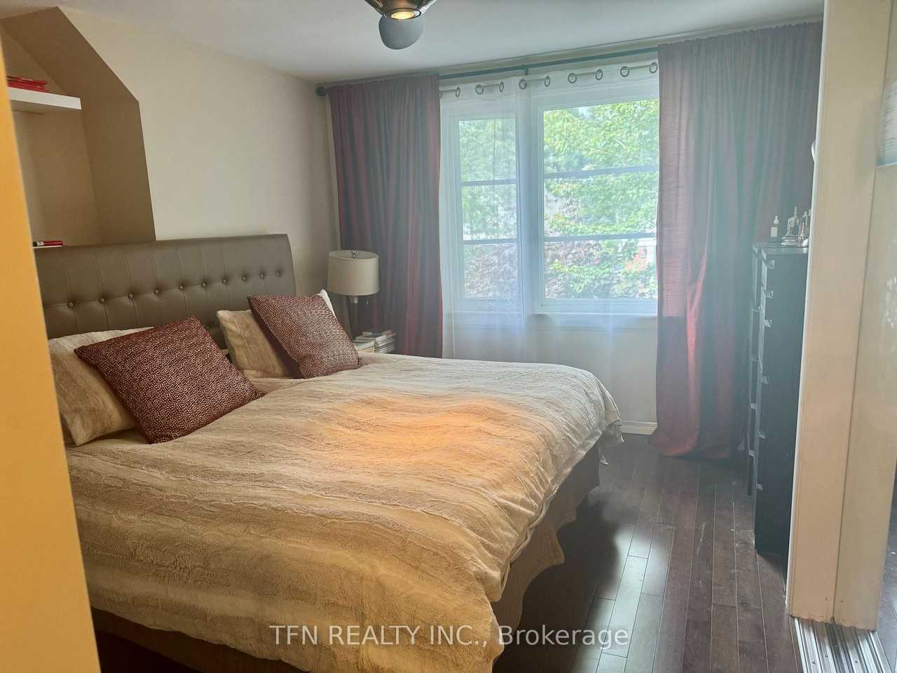 437 Mortimer Avenue - Photo 6 of 15