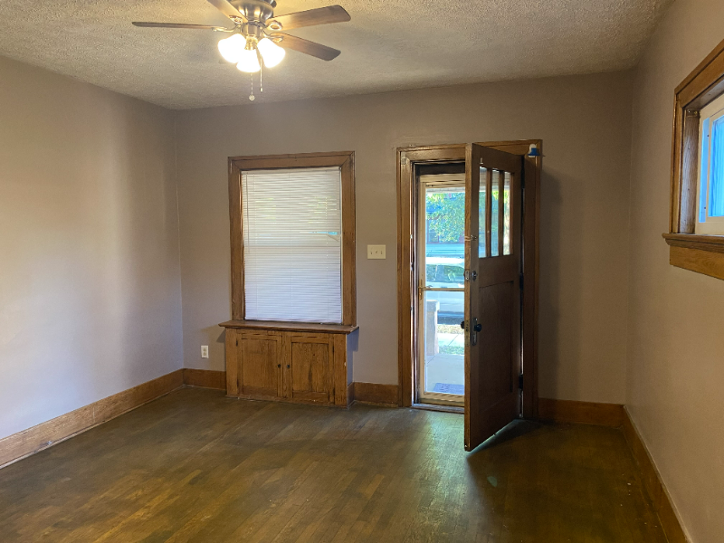 214 Kenwood Ave - Photo 2 of 12