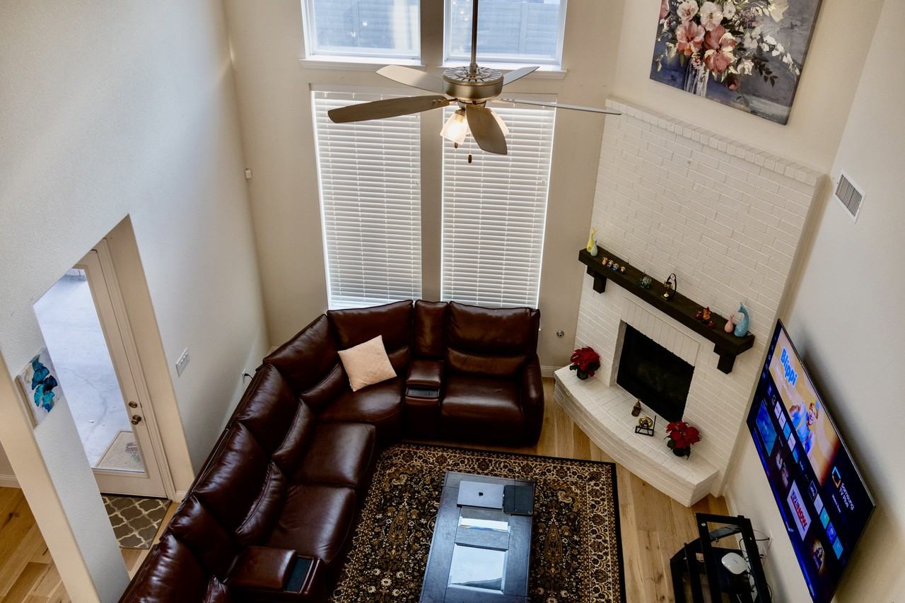 1725 Friendship Ln #NA - Photo 3 of 32