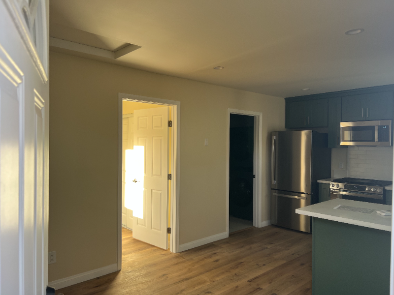 1345A Roycroft Ave - Photo 3 of 13