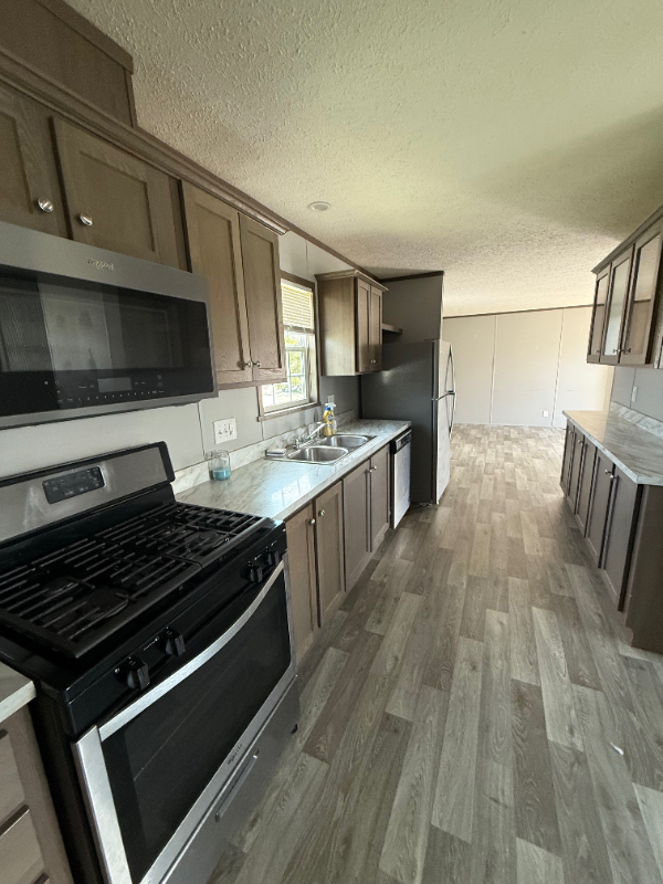 288 Iron Rdg - Photo 2 of 4