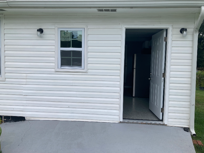 165 Randall Ave - Photo 7 of 18