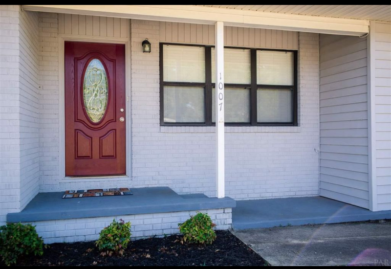 1007 Rainbow Ave - Photo 2 of 13