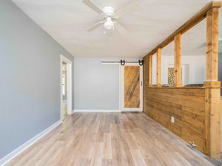 115 Yates St - Photo 4 of 13