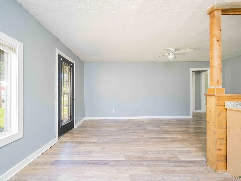 115 Yates St - Photo 6 of 13