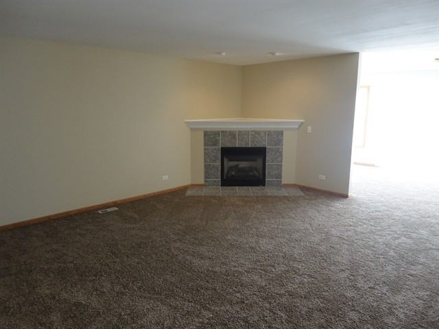 1504 Elizabeth Ct - Photo 2 of 16