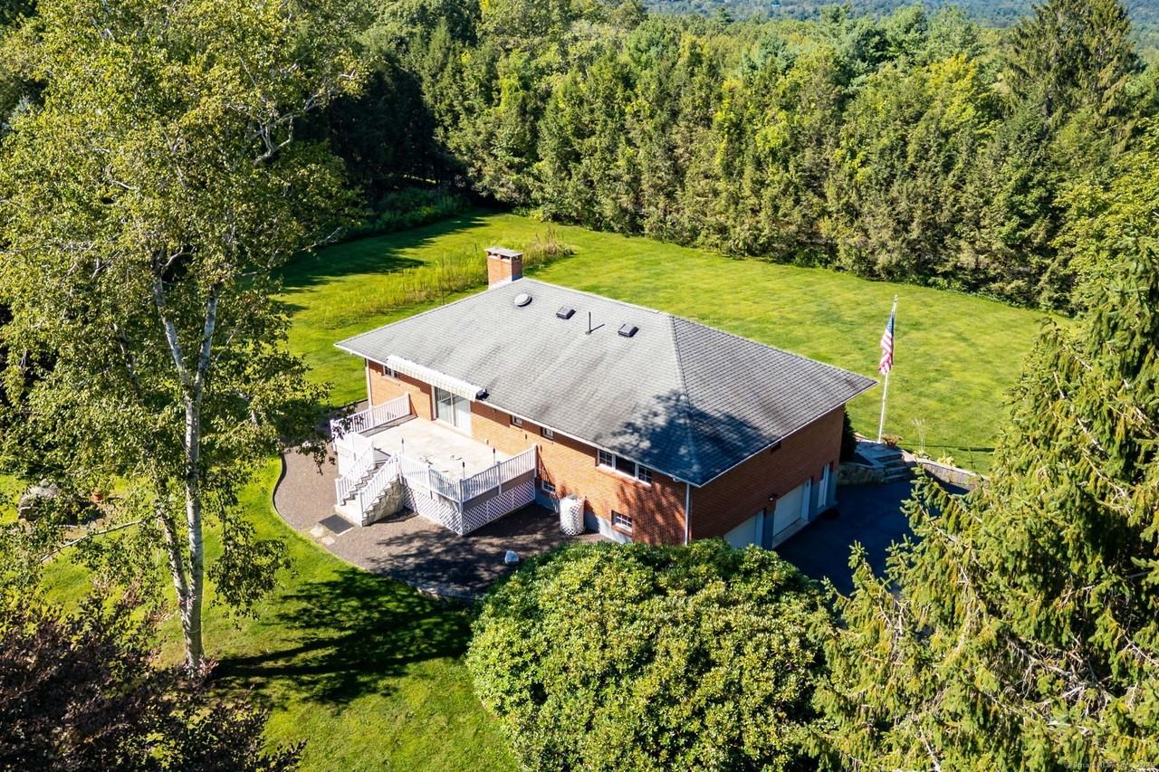 428 Maple St - Photo 2 of 39