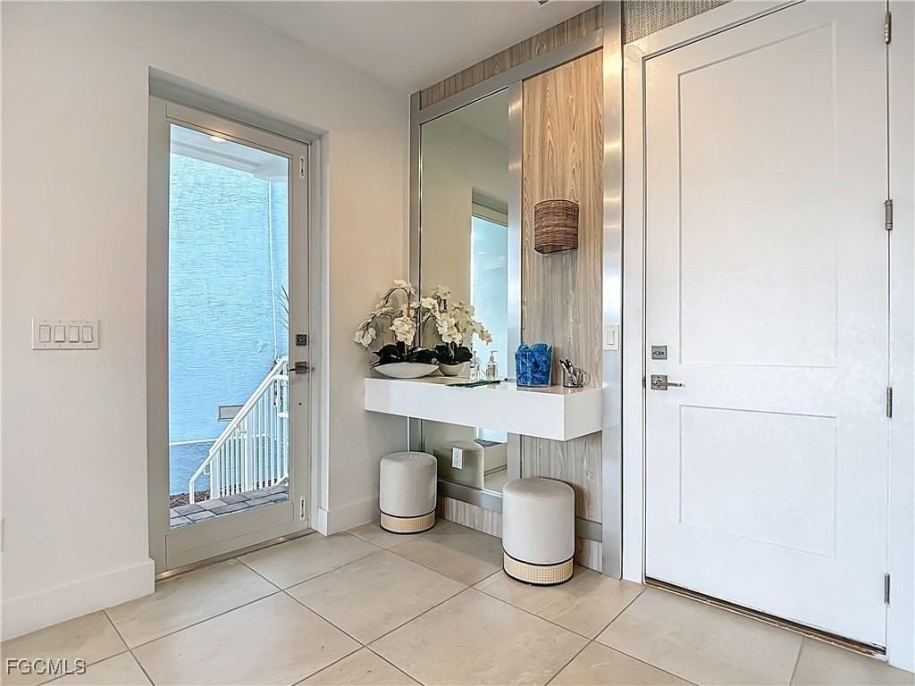 5816 Shell Cove Dr Unit 118 #118 - Photo 4 of 42