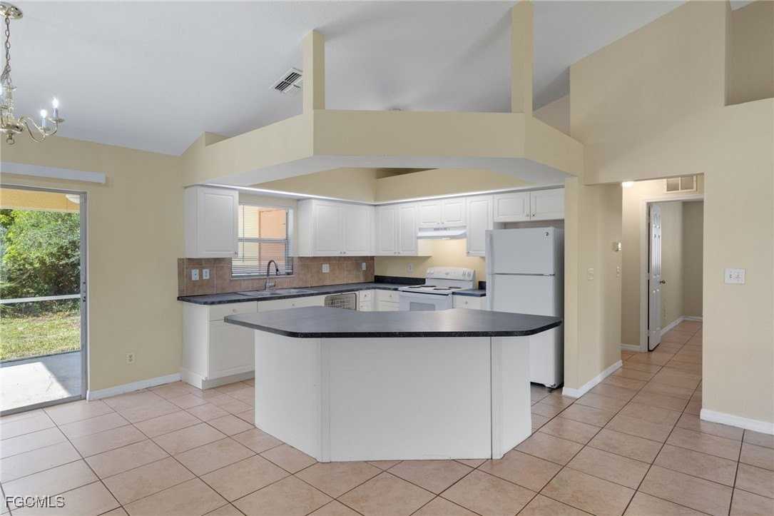 3733 16th St W - Photo 6 of 25