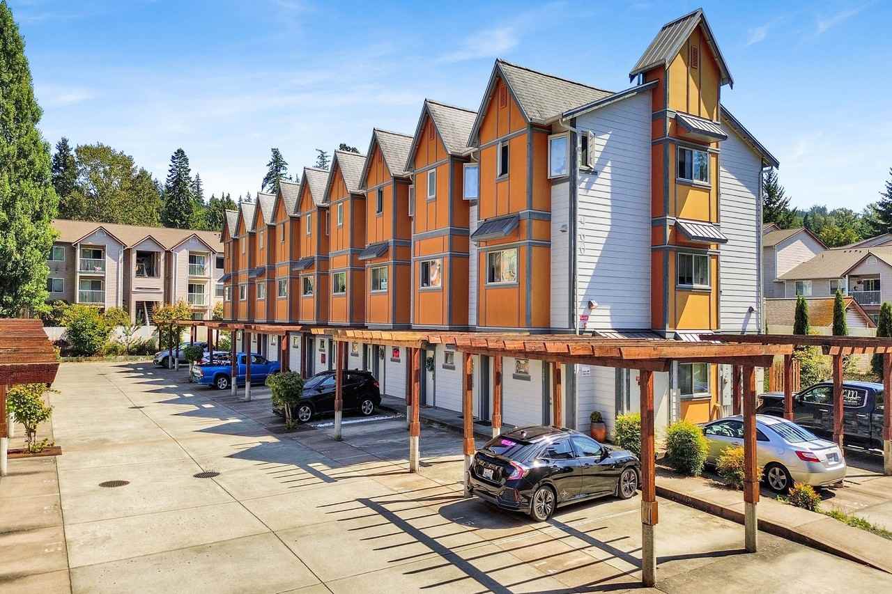 The Edge Apartments - Photo 5 of 13