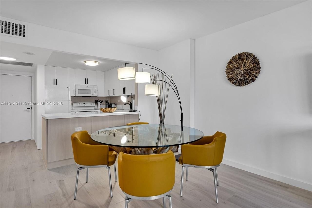 2301 Collins Ave #542 - Photo 7 of 39