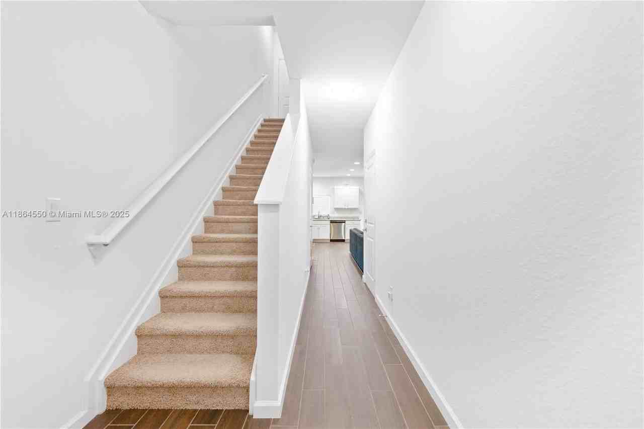 1106 Northwest 40th Terrace #0 - Photo 2 of 12