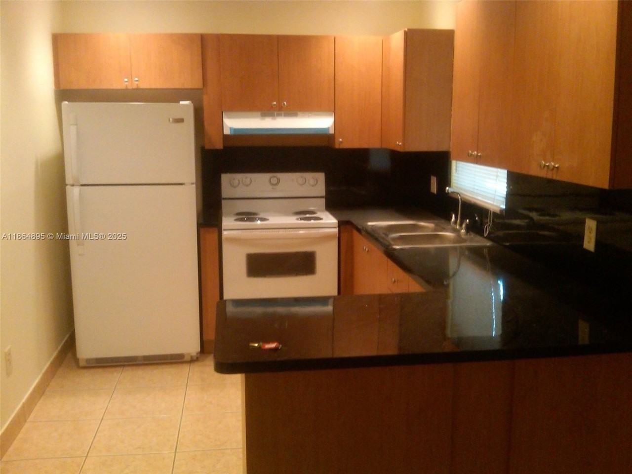 835 Sw 8th St #1 - Photo 2 of 6