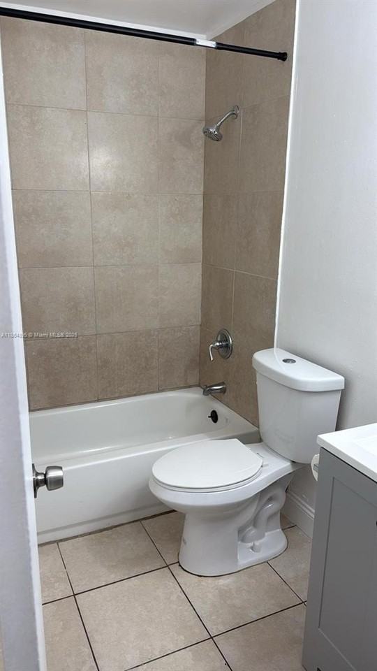 835 Sw 8th St #1 - Photo 4 of 6