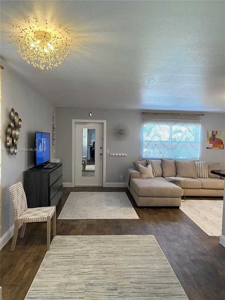 134 Monaco C #134 - Photo 2 of 21