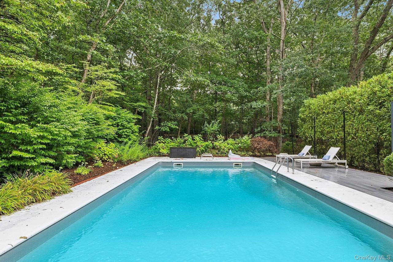 2723 Deerfield Rd - Photo 2 of 22