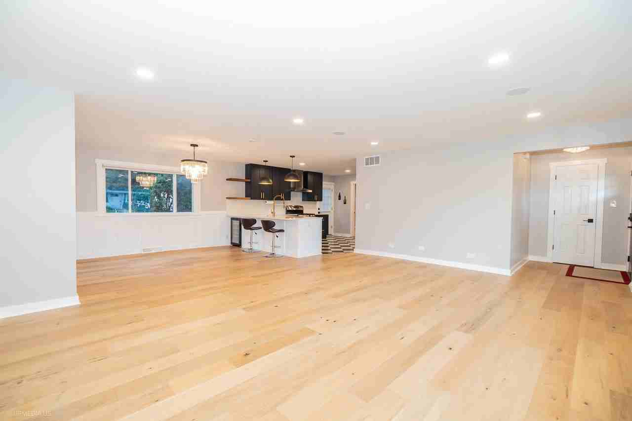 339 Lincoln Ave - Photo 3 of 32