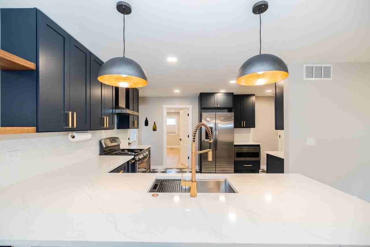 339 Lincoln Ave - Photo 6 of 32